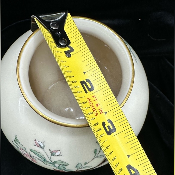 Lenox Serenade 24k gold globe vase small - Picture 3 of 5